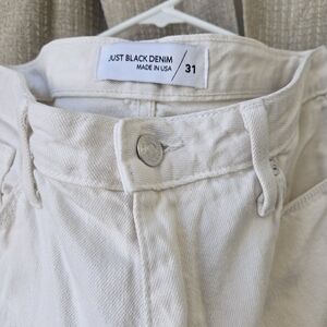 Just Black Women's Cream Jeans